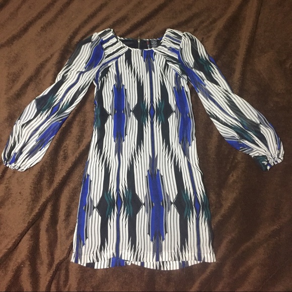 Cute sheer sleeve dress - Picture 1 of 4